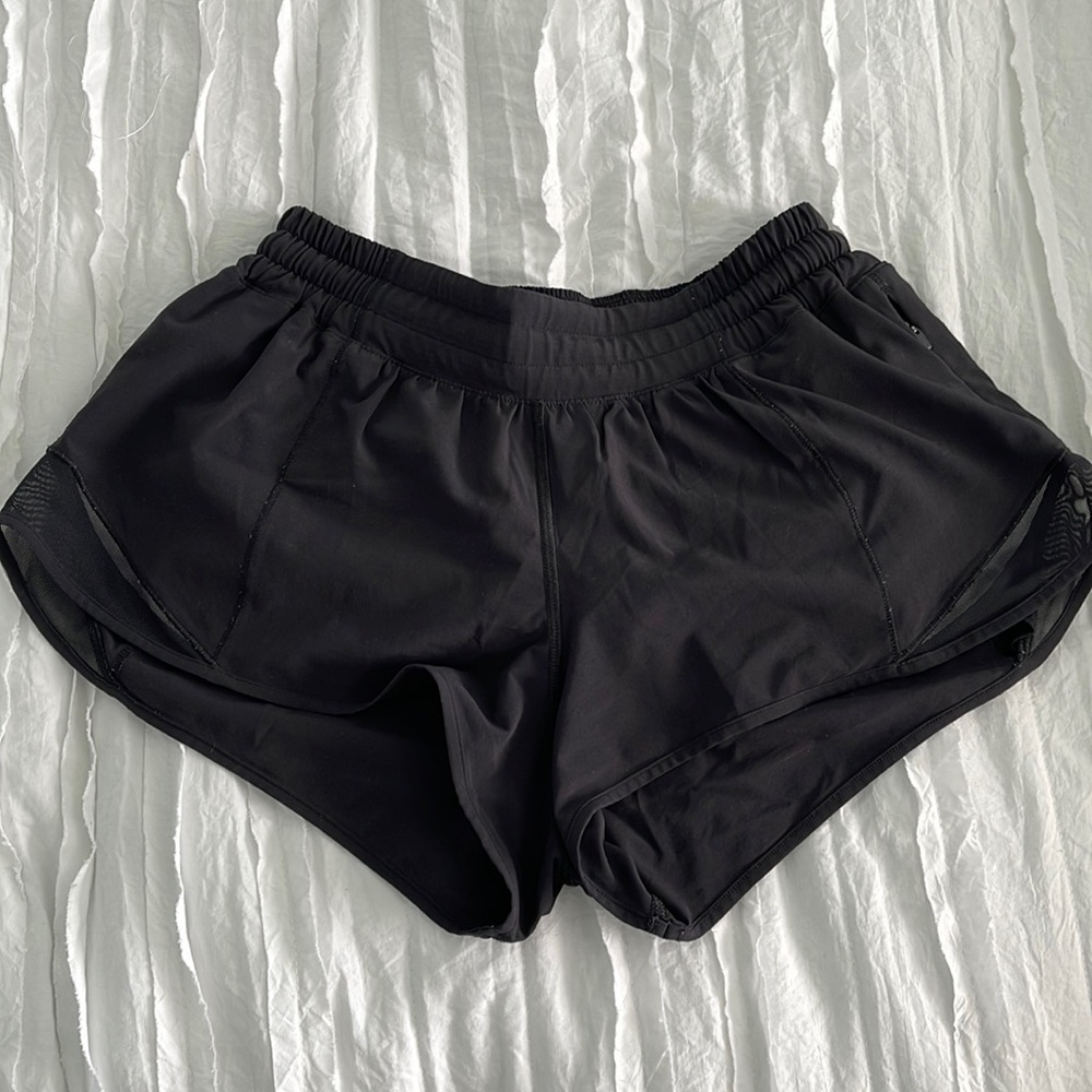 Lululemon Hotty Hot Short (2 inch) - sz 8